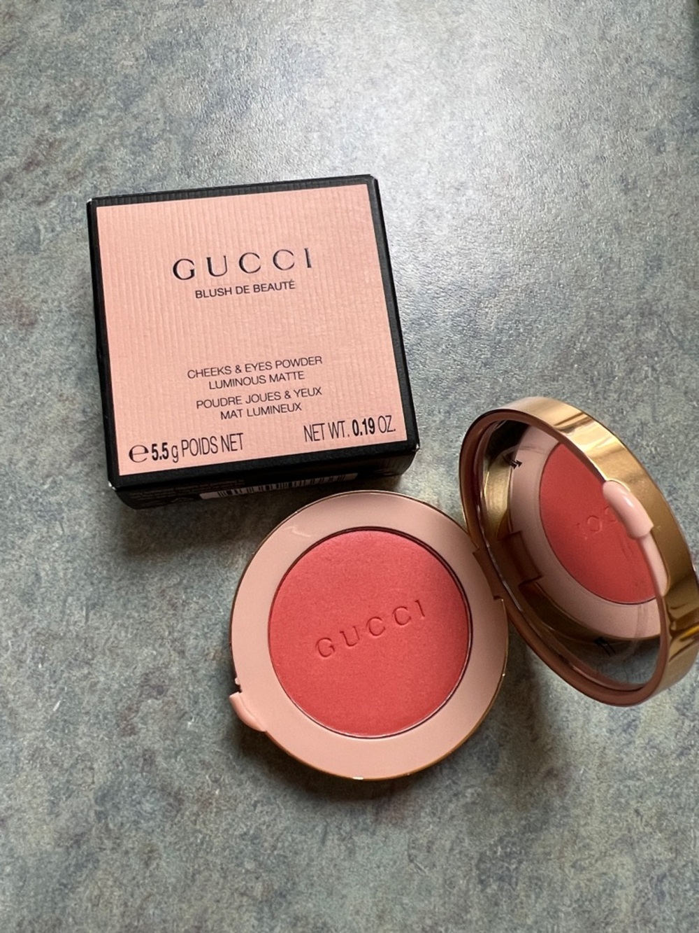 Gucci Blush De Beauté Luminous Matte Cheek & Eye Powder - 08 Soft Red